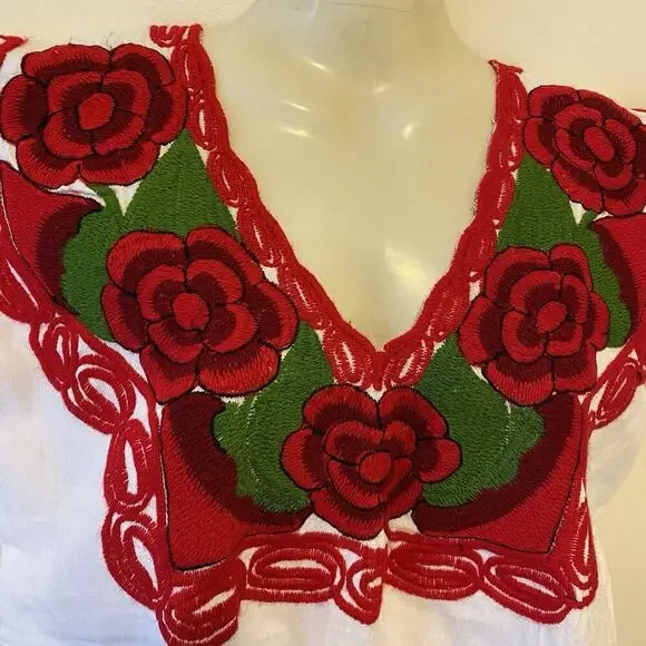 Vintage Mexican Blouse Shirt Top Embroidered Flowers Huipil Chiapas Sz S/M Frida - Picture 4 of 8